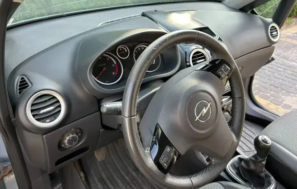 Opel Corsa D Dashboard descd1