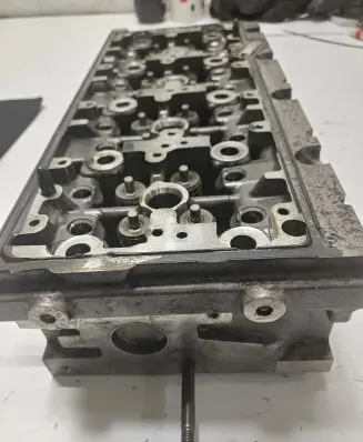 Volkswagen Touran II Engine head 04L103373E