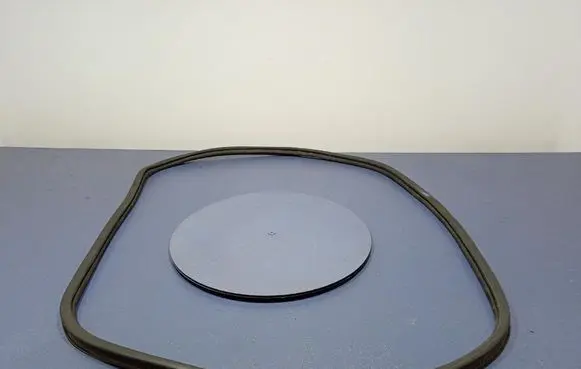 Trunk rubber seal (body)