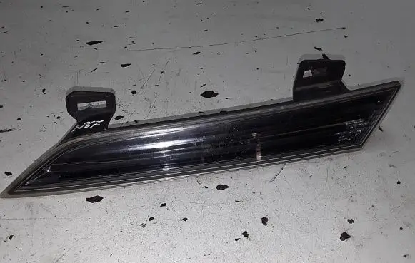 Nissan Murano Z50 Under headlight/headlamp trim 42263957