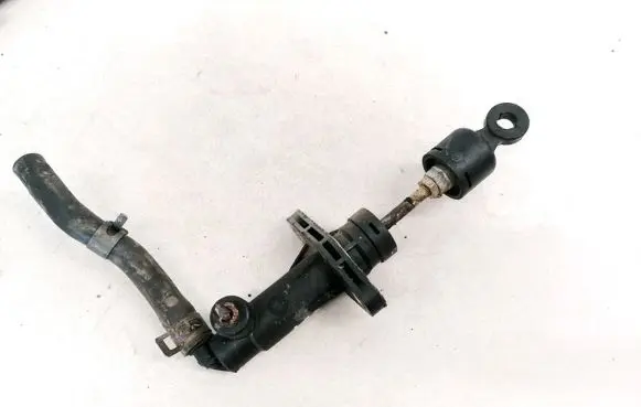 Hyundai Elantra Clutch master cylinder