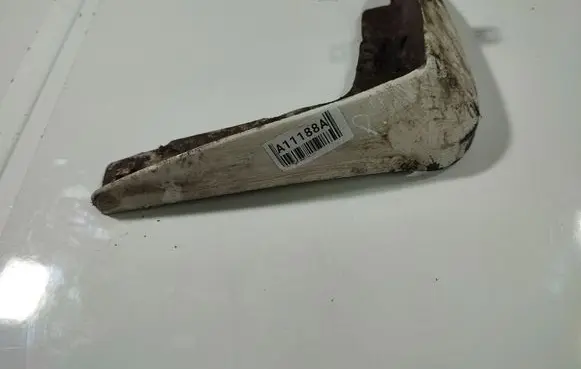 Toyota Corolla Verso AR10 Front mudguard 