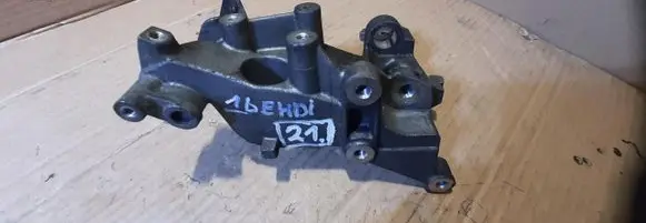 Peugeot 308 Generator/alternator bracket 9684613880