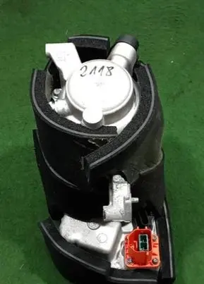Tesla Model Y Air conditioning (A/C) compressor (pump)