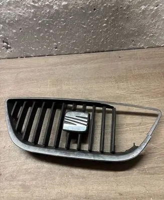Seat Ibiza IV (6J,6P) Front grill 6J0853651