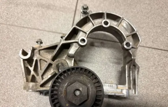 Porsche Boxster 987 Generator/alternator bracket 9961021604R