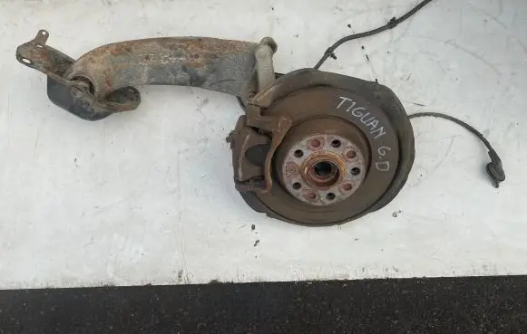 Volkswagen Tiguan Rear wheel hub spindle/knuckle 