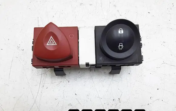 Renault Megane II Hazard light switch 8200095493