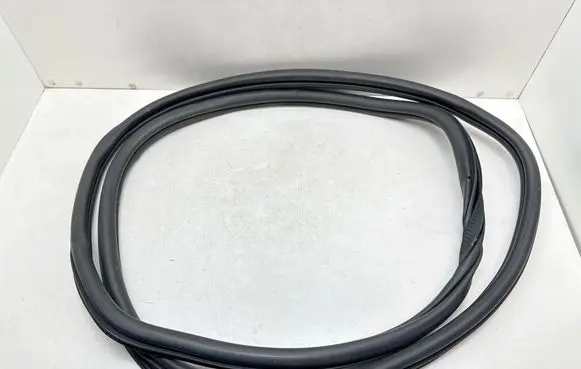 Volkswagen Caddy Loading door rubber seal (on body) 