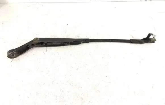 Front wiper blade arm