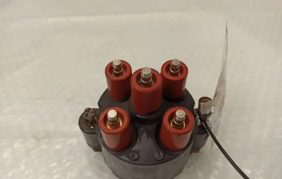 Mercedes-Benz E W123 Spark distributor cap 