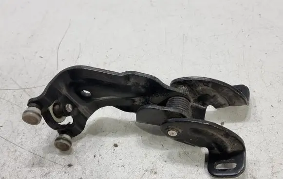 Seat Alhambra (Mk2) Sliding door middle roller runner 7N0843335F