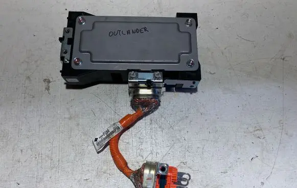 Mitsubishi Outlander Battery charger (optional) 9499F056 T6646ALK230