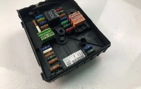 Volkswagen Touran I Fuse box set 1K0937125A