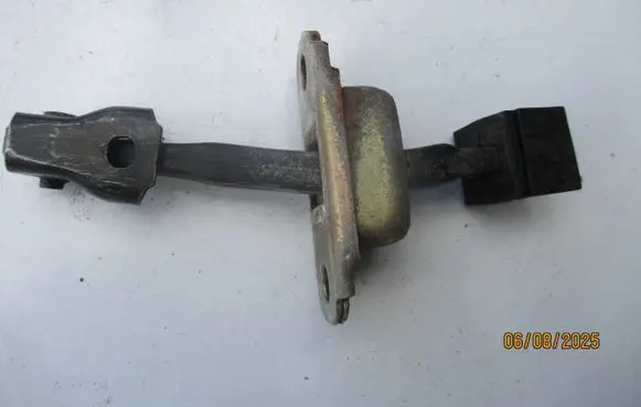 Mitsubishi Outlander Front door check strap stopper 