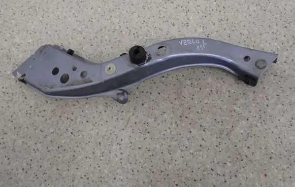 Toyota Verso Front bodywork piece 