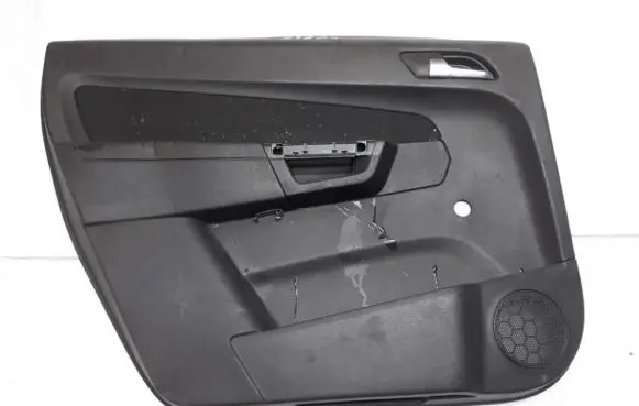 Opel Zafira B Front door card panel trim 13223178