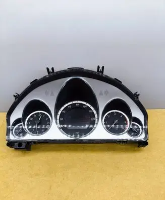 Mercedes-Benz E W212 Speedometer (instrument cluster) A2129002010 A2049024102 A2129014100