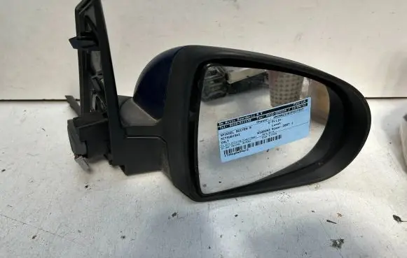 Mitsubishi Colt Front door electric wing mirror E9024259