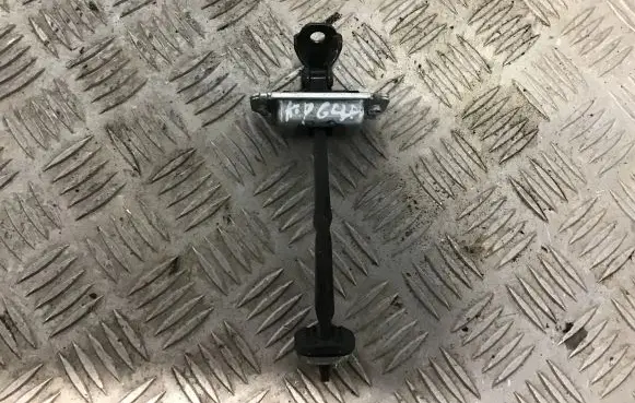 Chevrolet Captiva Rear door check strap stopper