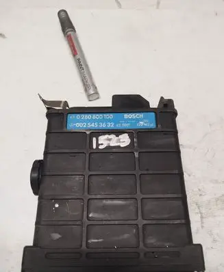 Mercedes-Benz 190 W201 Engine control unit/module 0280800100 KE0001