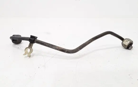 Volkswagen PASSAT B5 Fuel injector supply line/pipe 