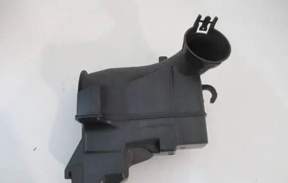 Citroen C3 Picasso Intake resonator 9670624680