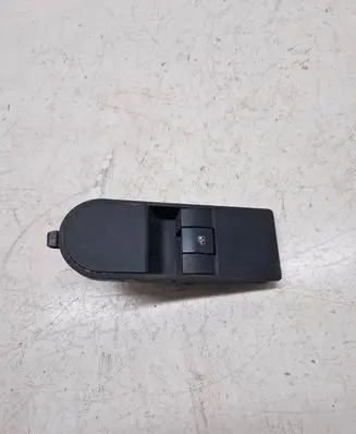 Opel Zafira B Electric window control switch 13197132 93152821 HZC101972577