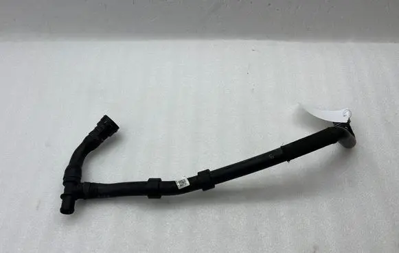 Engine coolant pipe/hose