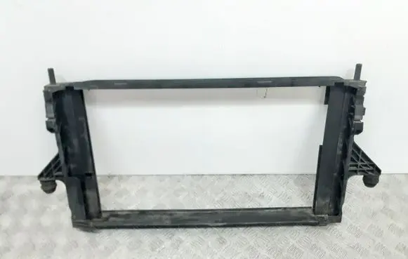 Volvo V50 Radiator mount bracket 4N518A421AE