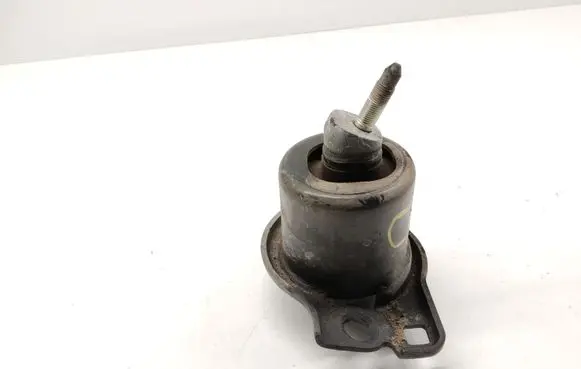 Mercedes-Benz X-class W470 Engine mount bracket 
