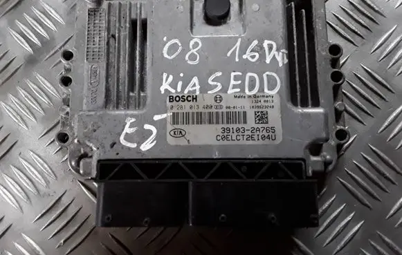 KIA Ceed Engine control unit/module 0281013400 391032A765 1039S23248