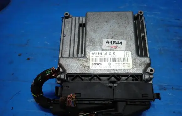 Mercedes-Benz Vito Viano W639 Engine control unit/module A6461501191 0281012359