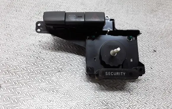 Toyota Yaris Hazard light switch
