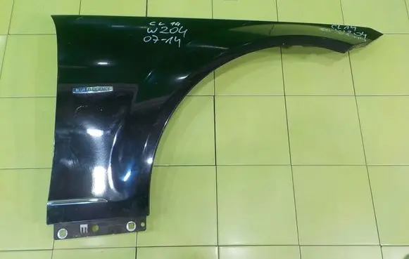 Mercedes-Benz C W204 Fender PRZOD PRAWY