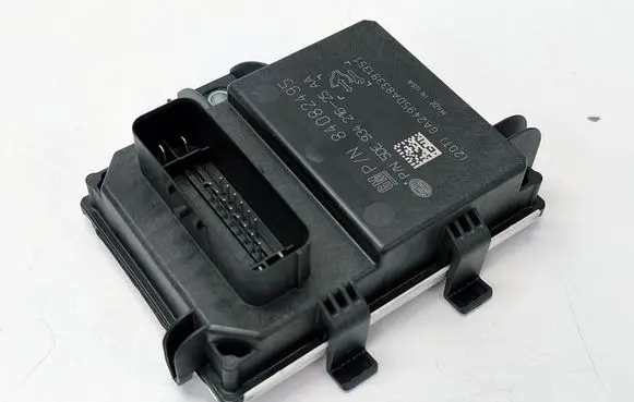 Buick Encore I Fuel injection pump control unit/module 84082495