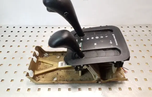 Jeep Grand Cherokee (WJ) Gear shifter/selector P52104151