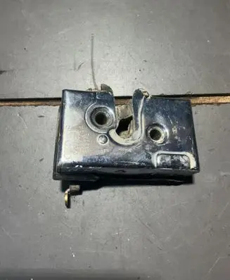 Audi 80 90 S2 B4 Front door lock 8A1837015A