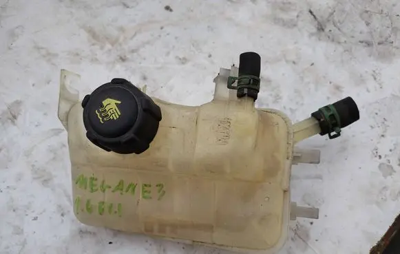Renault Megane III Coolant expansion tank/reservoir 