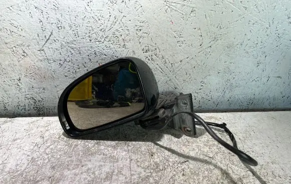 Volkswagen New Beetle Front door electric wing mirror