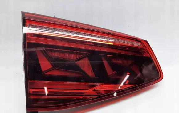 Volkswagen PASSAT B8 Tailgate rear/tail lights 3G9945307M