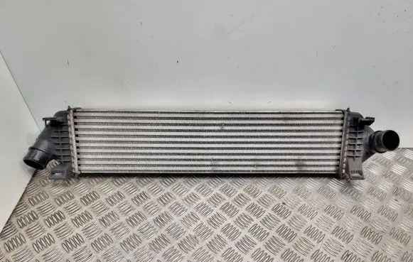 Ford Focus Intercooler radiator 8V619L440AC S4213005 FCC7A