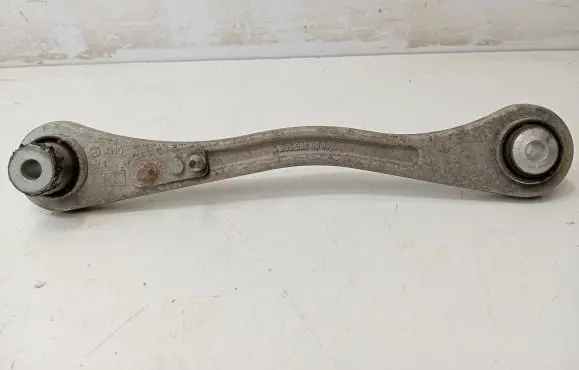 Mercedes-Benz C AMG W205 Rear upper control arm/wishbone A2053520001