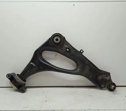 Mercedes-Benz Vito Viano W447 Front lower control arm/wishbone A4473307600