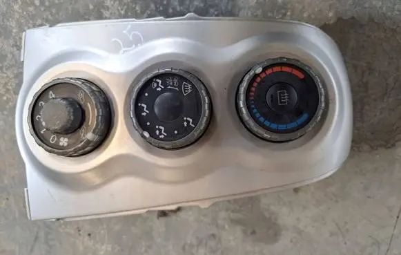 Toyota Yaris Climate control unit 554060D190