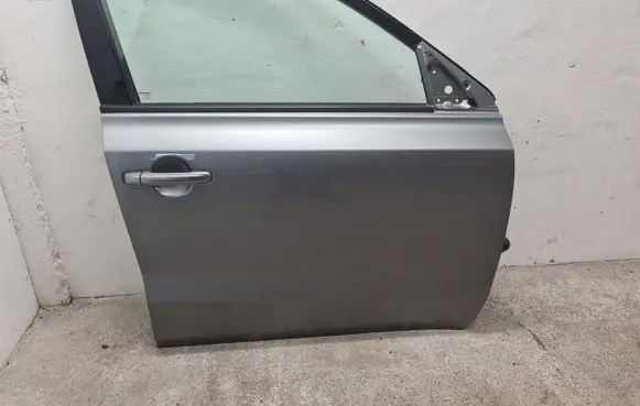 Suzuki Vitara (LY) Front door