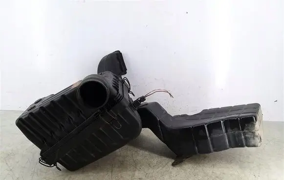 Hyundai Coupe Air filter box 2811023003