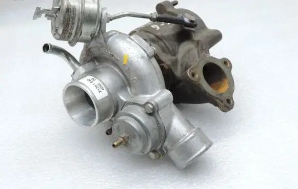 Opel Signum Turbo 12755106 8600630 8610930