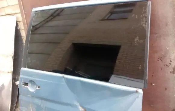 Mercedes-Benz Vito Viano W639 Sliding door window/glass 