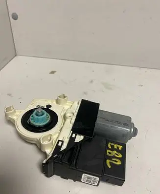 Seat Toledo III (5P) Rear door window regulator motor 5P0839401